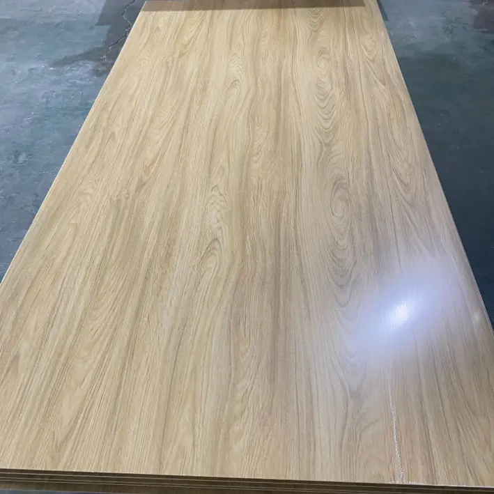 Planche de bois ignifuge